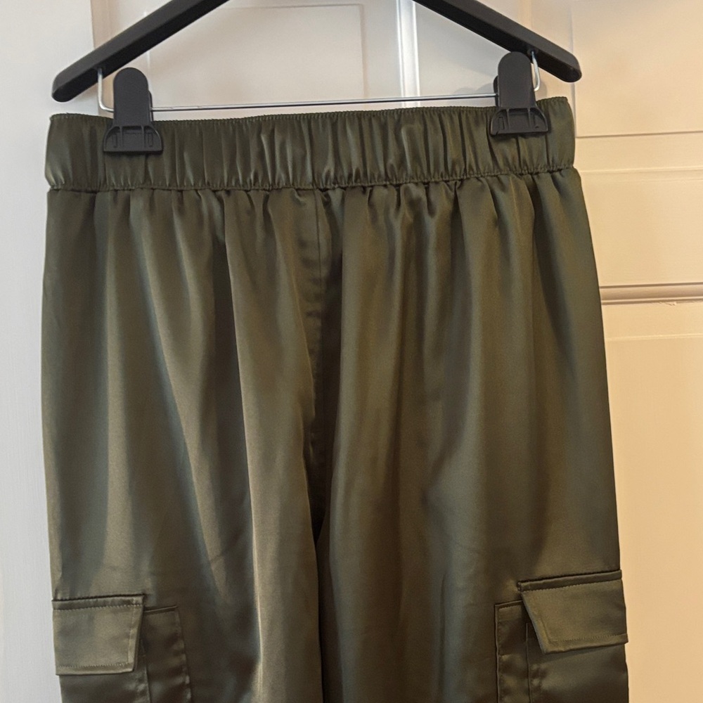 INC International Concepts Women's Olive Cargo Pants - Picture 7 of 7